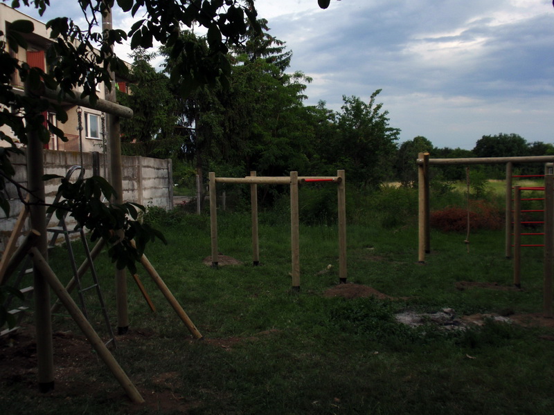 detske ihrisko ZŠ Košúty, 2009