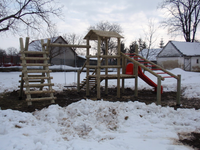 detske ihrisko Obec Malé Zálužie, 2010