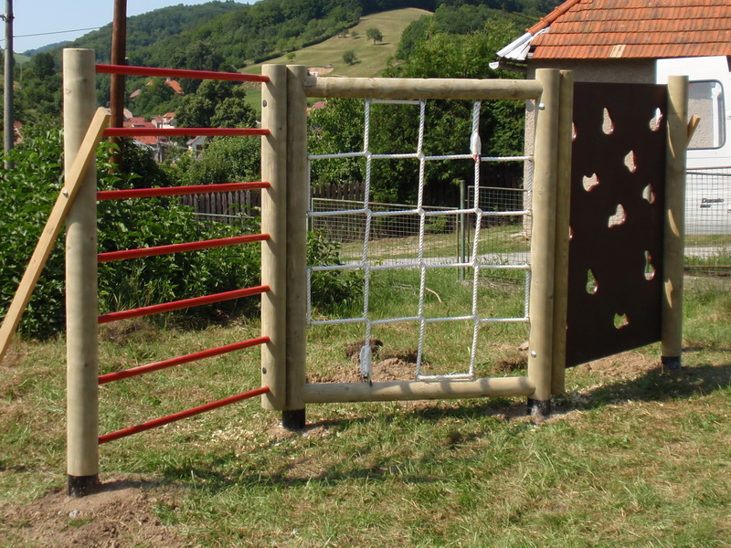 detske ihrisko ZŠ Banská Belá, 2009