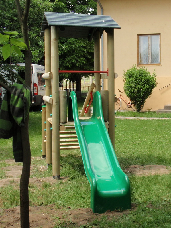 detske ihrisko MŠ Kamenín, 2011