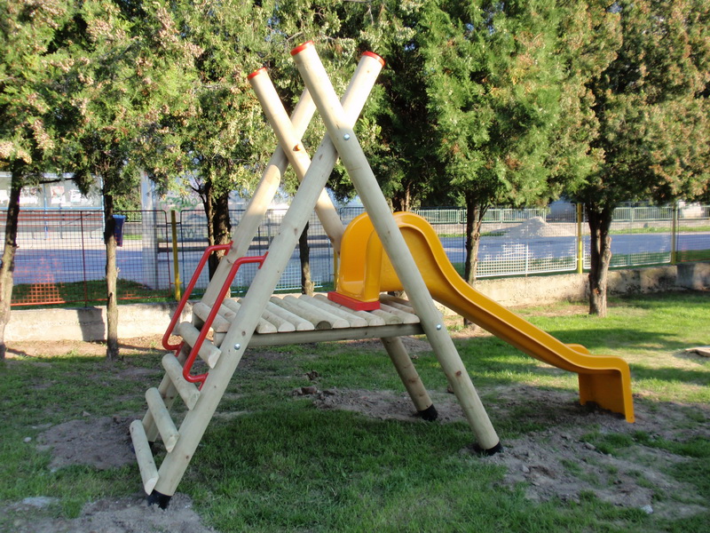 detske ihrisko ZŠ Čataj, 2010
