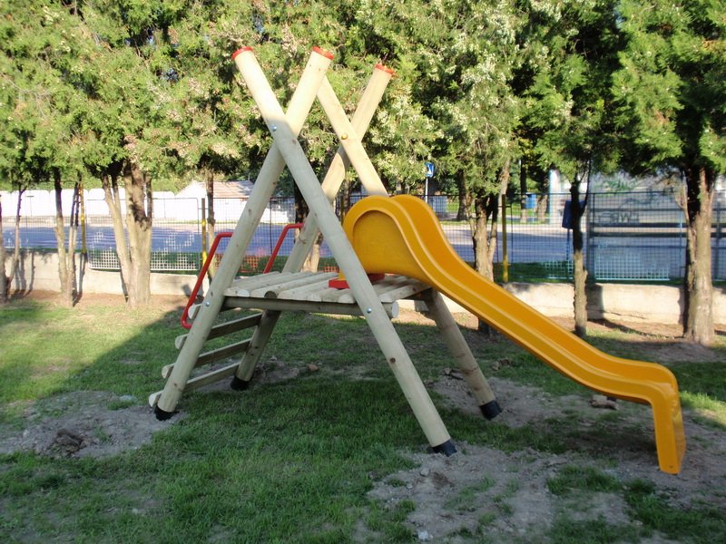 detske ihrisko ZŠ Čataj, 2010