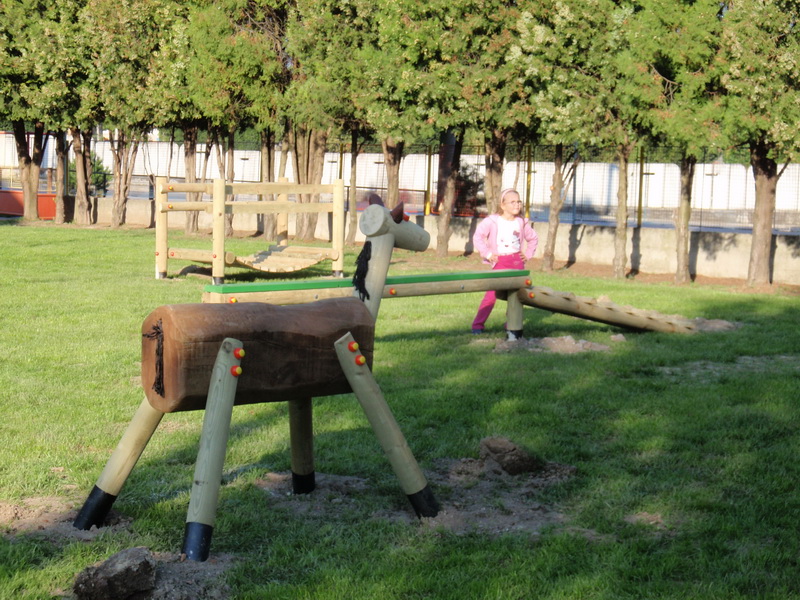 detske ihrisko ZŠ Čataj, 2010
