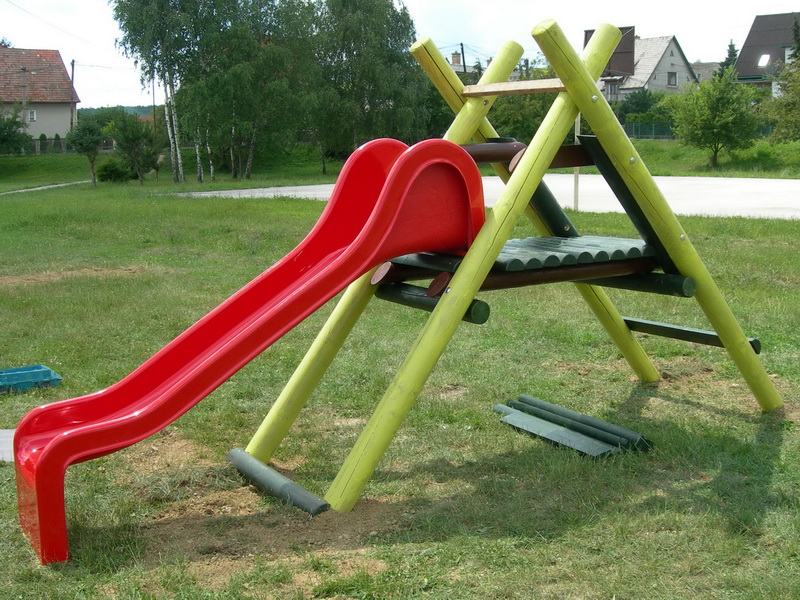 detske ihrisko MŠ Opatovce nad Nitrou, 2007