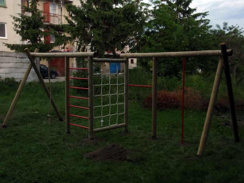 detske ihrisko ZŠ Košúty, 2009