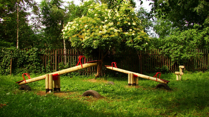 detske ihrisko ZŠ Košice, Rehoľná, 2008