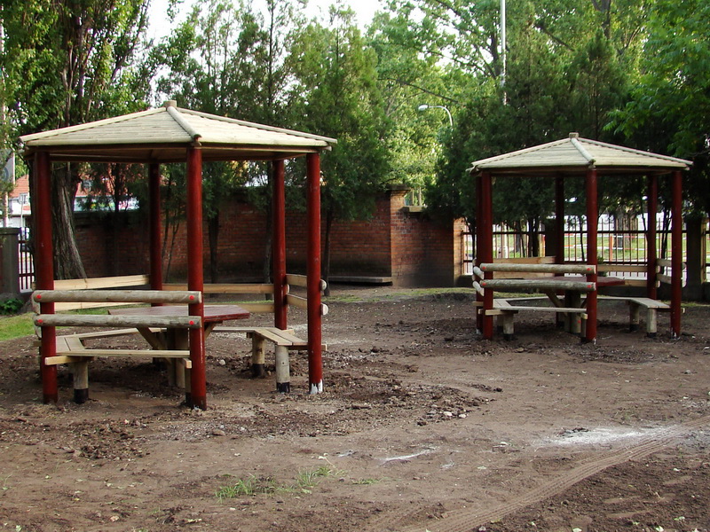 detske ihrisko ZŠ Nové Zámky, Czuczora, 2008