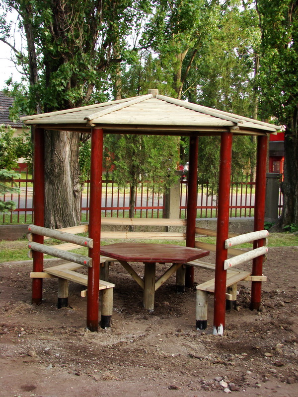 detske ihrisko ZŠ Nové Zámky, Czuczora, 2008