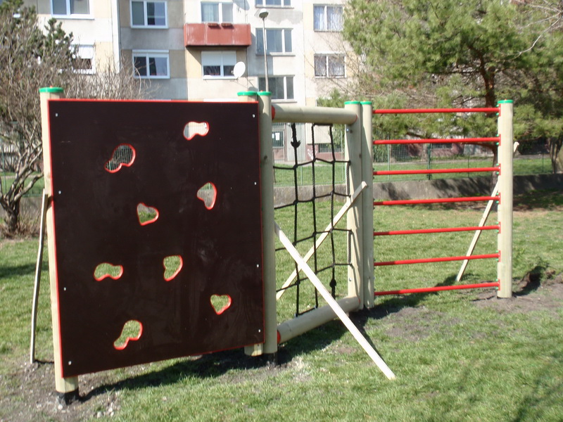 detske ihrisko MŠ Nové Zámky, Bitúnkova, 2011