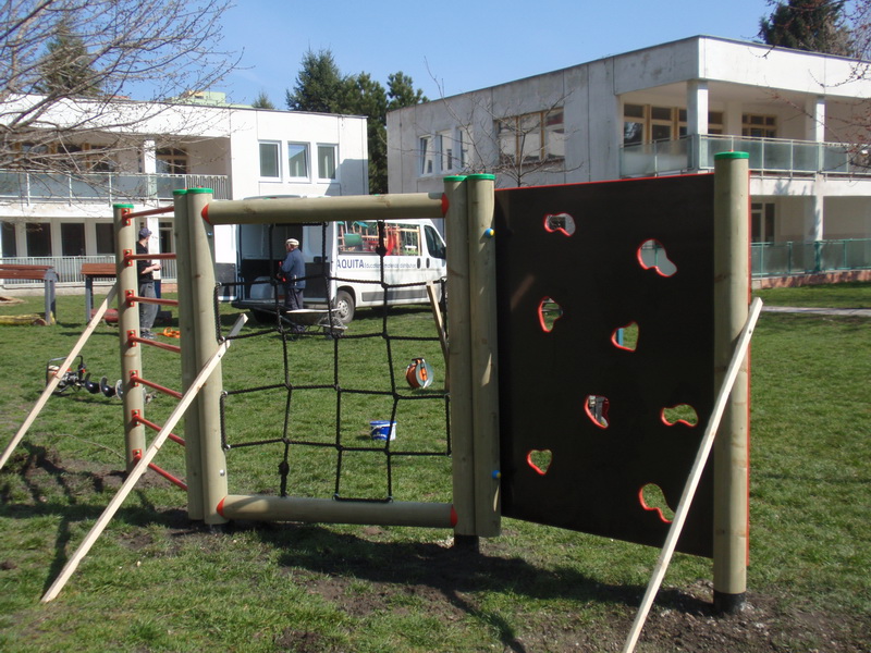 detske ihrisko MŠ Nové Zámky, Bitúnkova, 2011