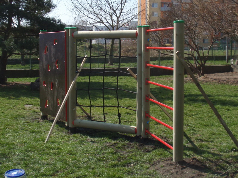 detske ihrisko MŠ Nové Zámky, Bitúnkova, 2011