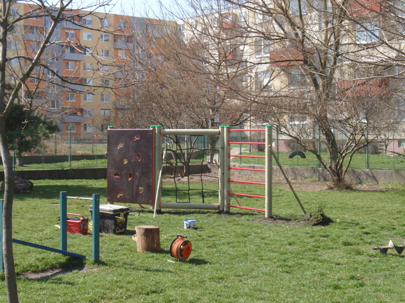 detske ihrisko MŠ Nové Zámky, Bitúnkova, 2011