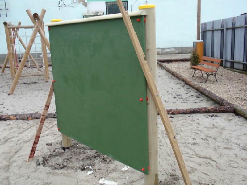detske ihrisko ZŠ Veľké Kapušany, Fábryho, 2011