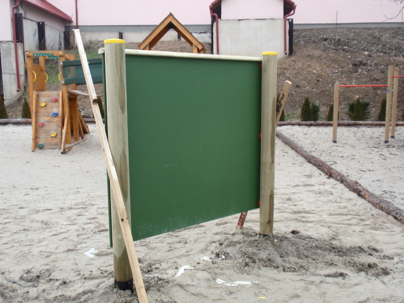 detske ihrisko ZŠ Veľké Kapušany, Fábryho, 2011