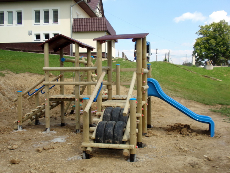 detske ihrisko Detský domov Semeteš, 2011