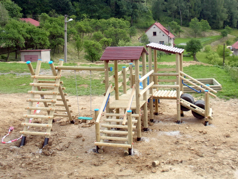 detske ihrisko Detský domov Semeteš, 2011