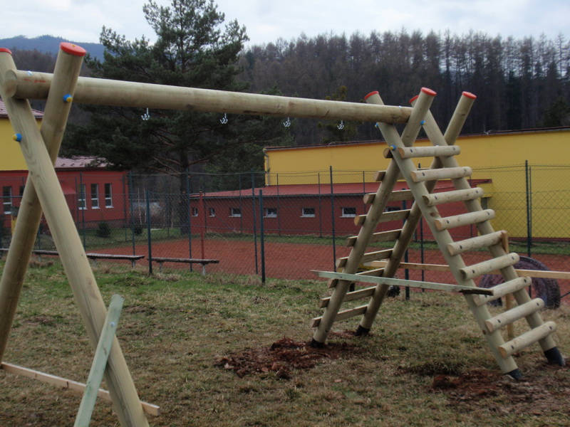 detske ihrisko ZŠ Zemplínske Hámre, 2011