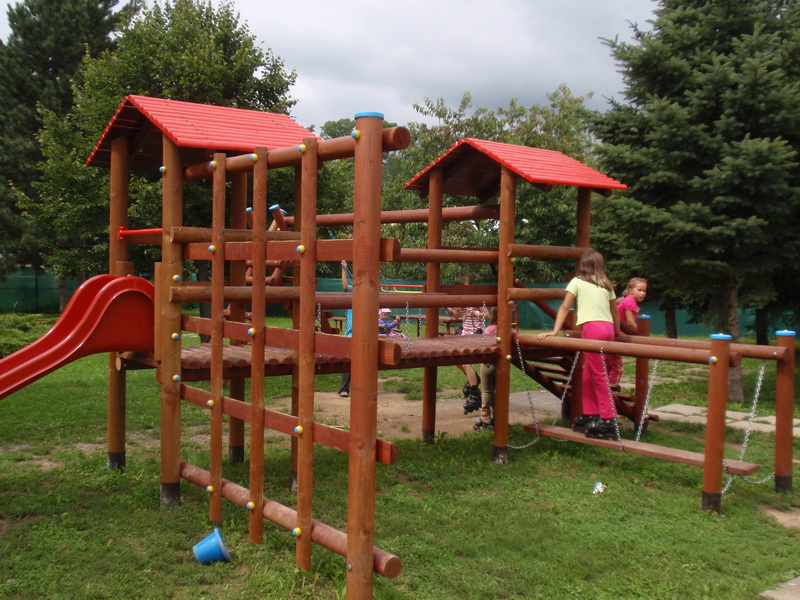 detske ihrisko Obec Bzovík, 2011