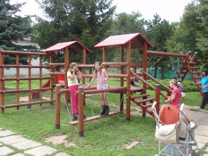 detske ihrisko Obec Bzovík, 2011