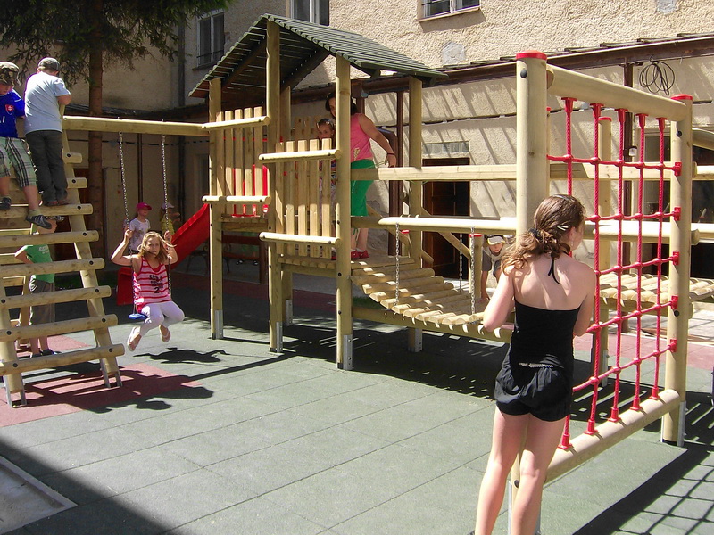 detske ihrisko ZŠ Trnava, Halenárska, 2010