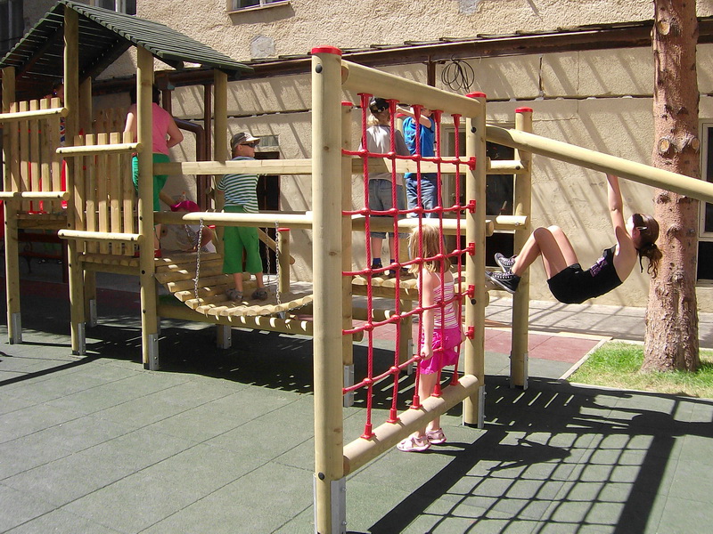 detske ihrisko ZŠ Trnava, Halenárska, 2010