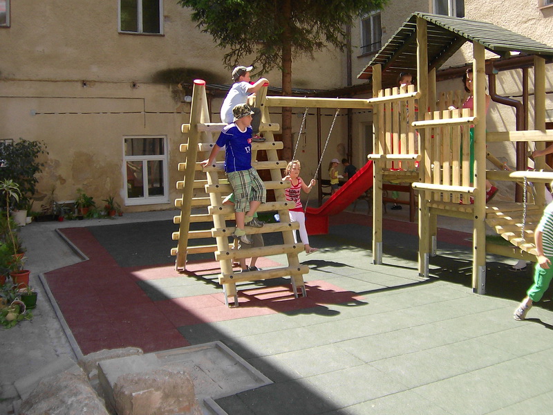 detske ihrisko ZŠ Trnava, Halenárska, 2010