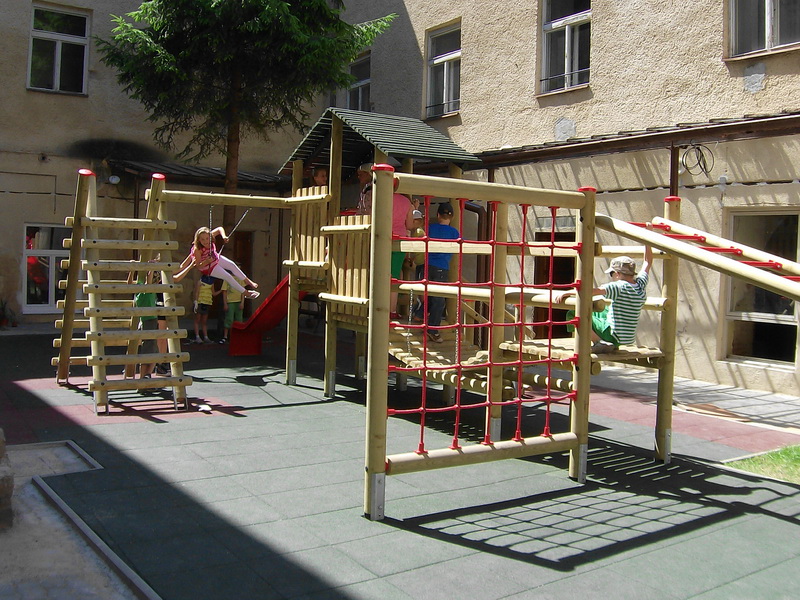 detske ihrisko ZŠ Trnava, Halenárska, 2010