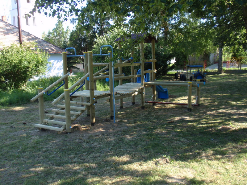 detske ihrisko Obec Pastuchov, 2011