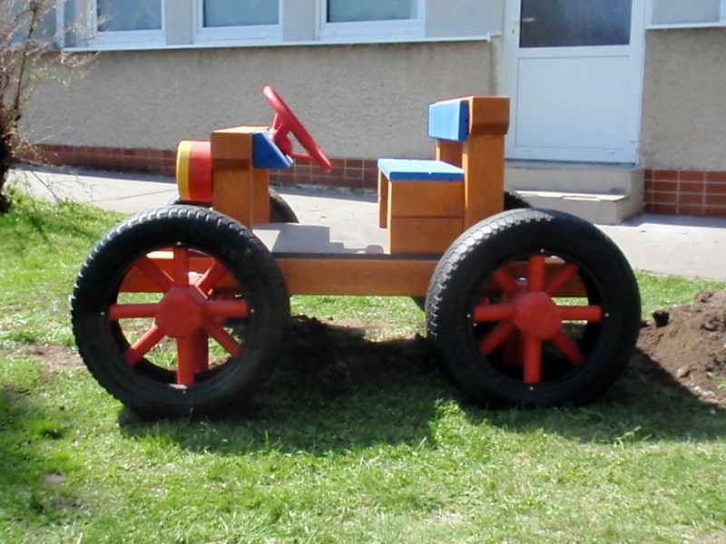 detske ihrisko MŠ Liptovský Mikuláš, Nábrežie 4.apríla, 2011