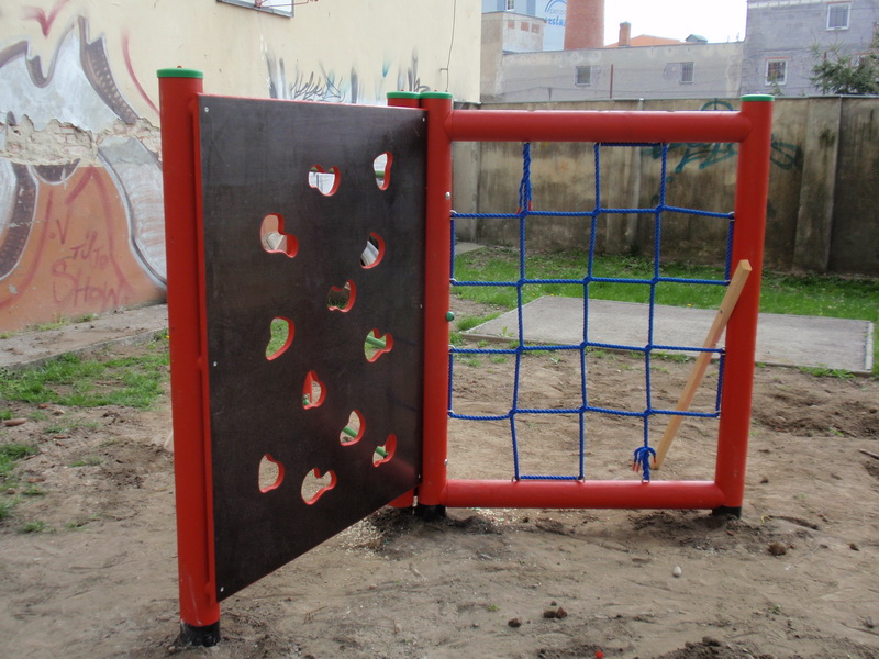 detske ihrisko MŠ Trenčín, 1.mája, 2011