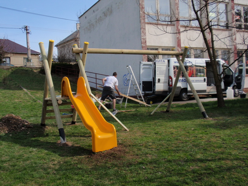 detske ihrisko ZŠ Bzovík, 2011