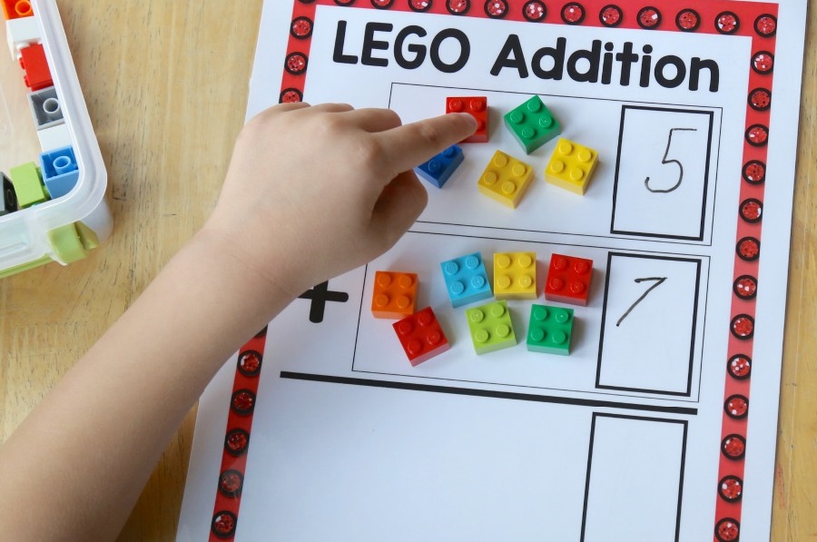 Hravá matematika s LEGO naučí deti násobilku aj delenie